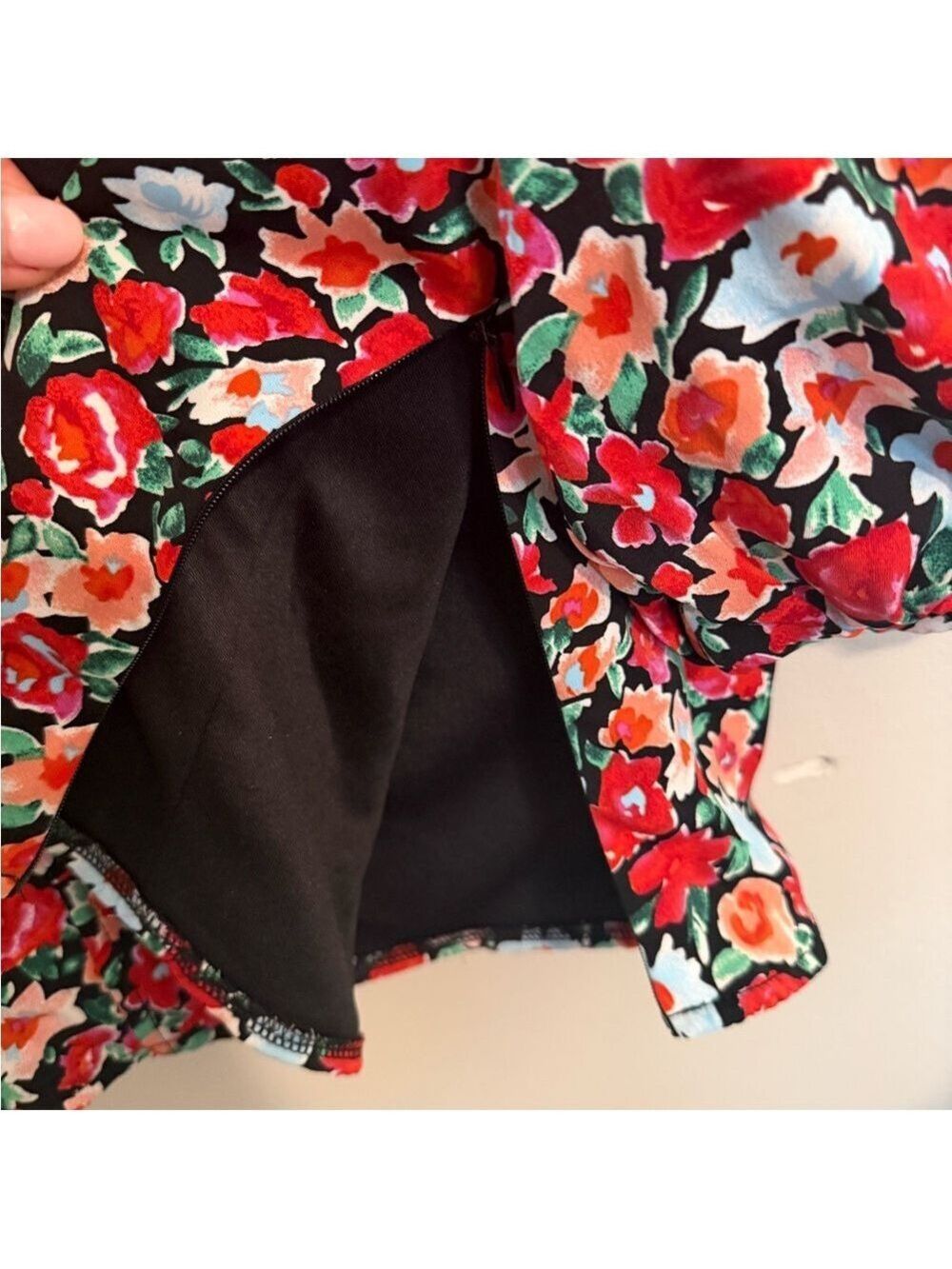 ASTR Floral Puff Sleeve Blouse - Picture 6 of 9